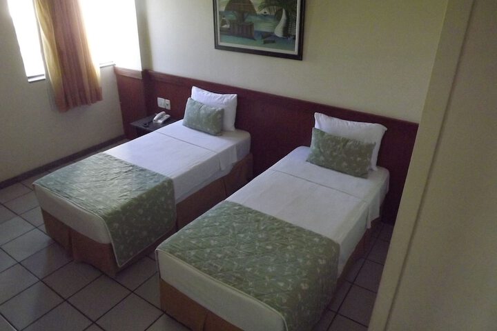 Room 10 of 42