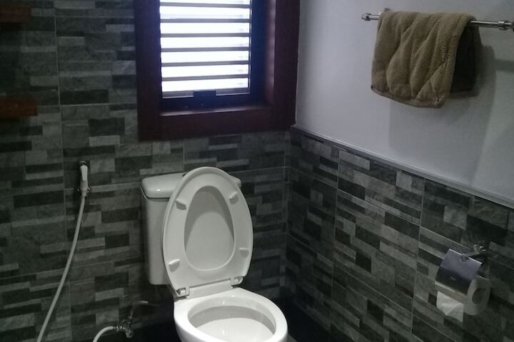Room 27 of 43