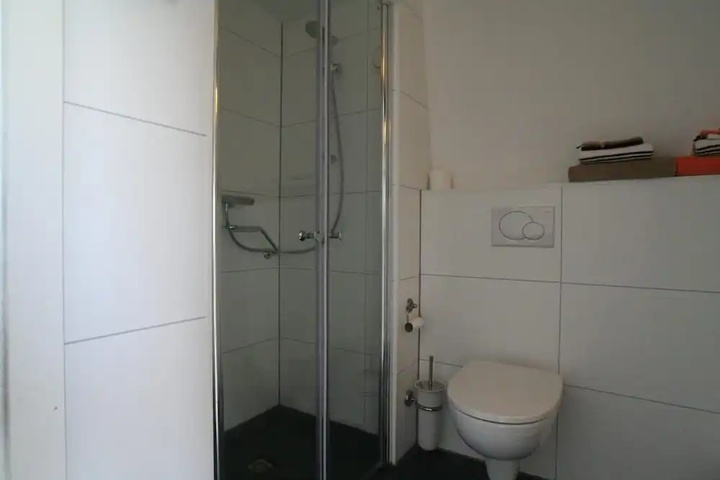 Room 7 of 17