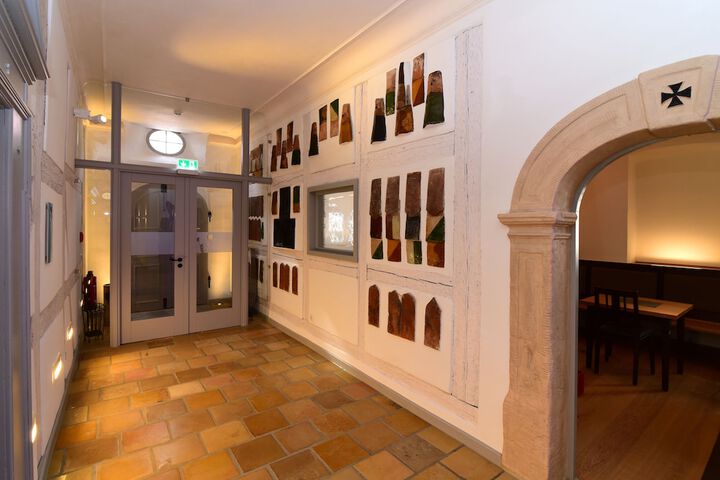 Ballroom/Hall 32 of 49