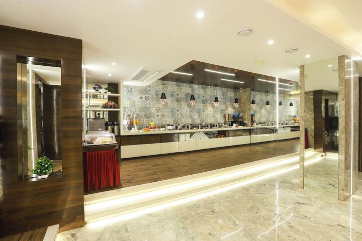 Breakfast buffet