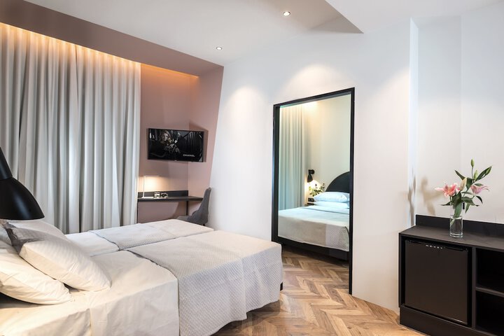 Room 13 of 67