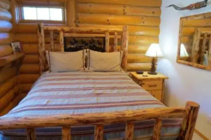 Image of Lone Pine Lodge