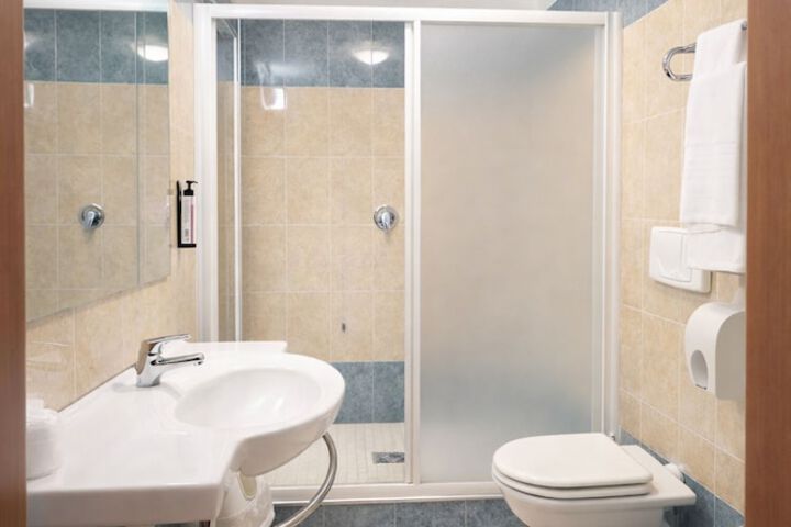 Room 65 of 105
