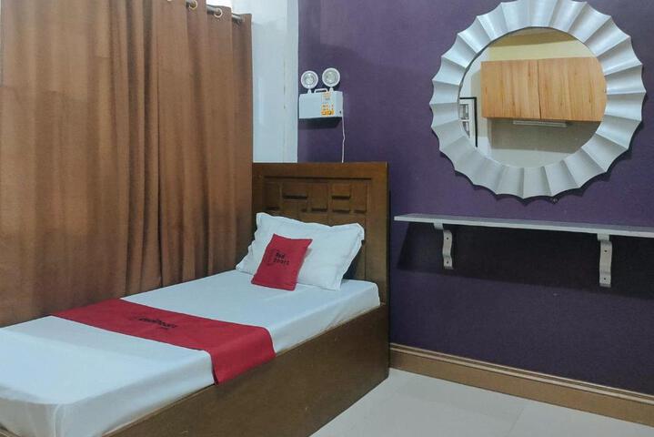 Photo of RedDoorz near Colgante Bridge Naga City