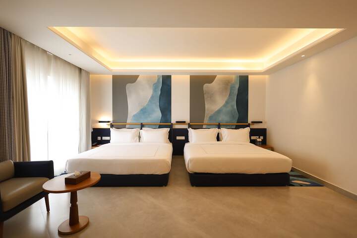 Room 6 of 32