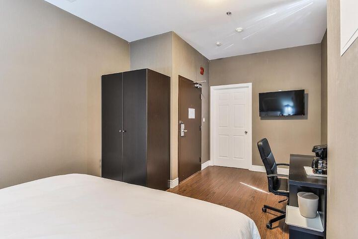 Room 15 of 43
