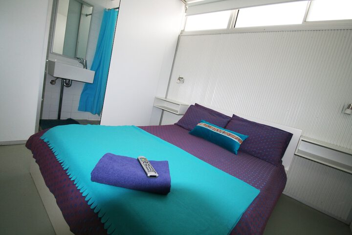 Room 4 of 48