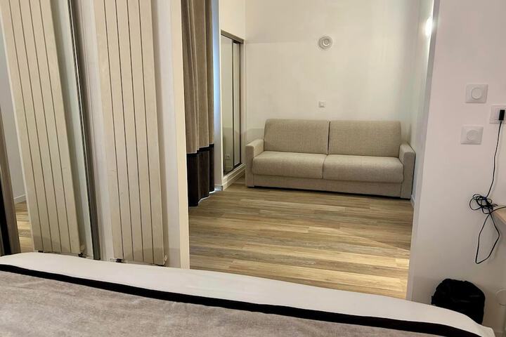 Room 29 of 76