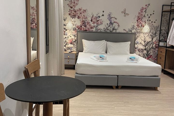 Room 2 of 12