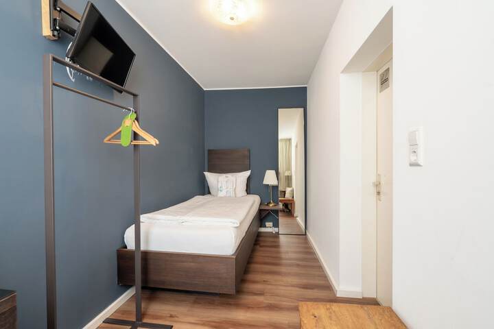 Room 12 of 64