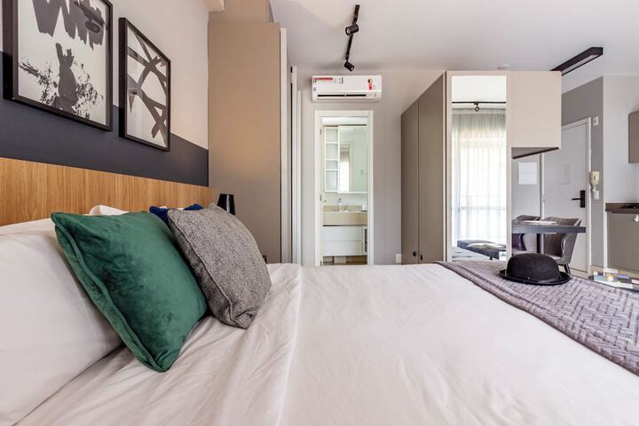 Room 28 of 33