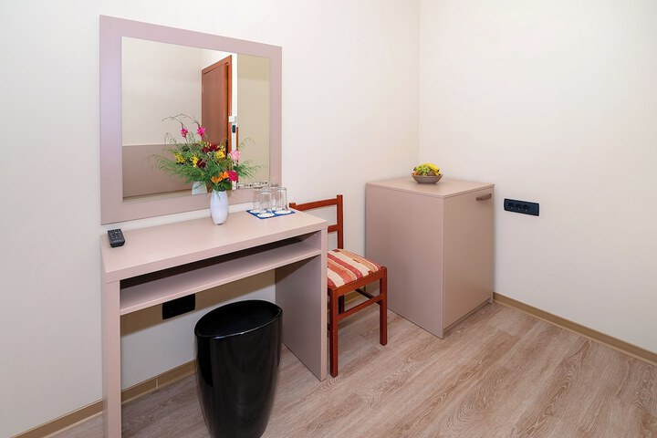 Room 31 of 235