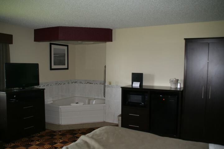 1 King Bed (16 of 26)