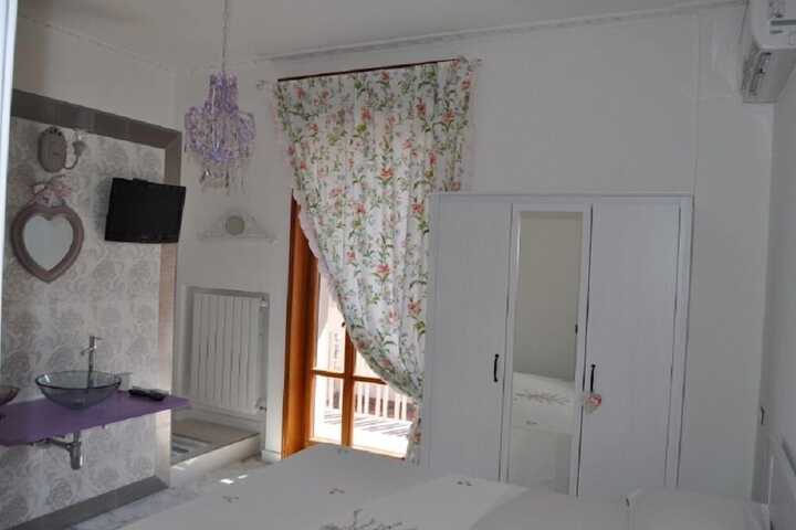Room 3 of 24