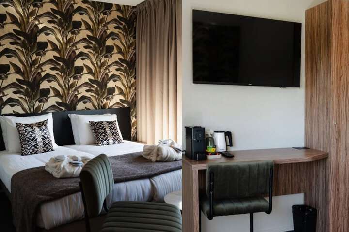 Room 25 of 44