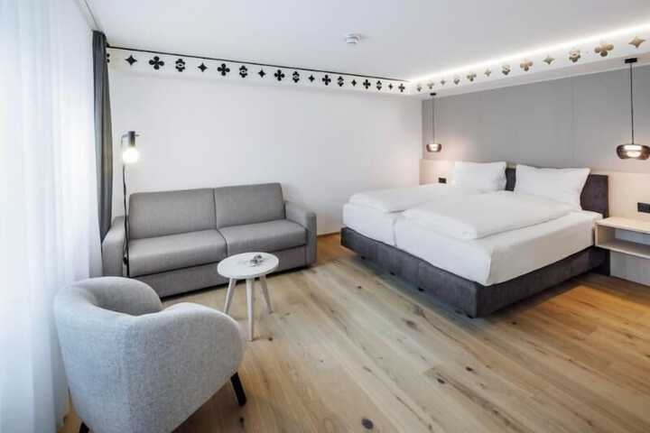 Room 4 of 29