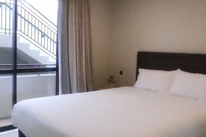 Room 15 of 141