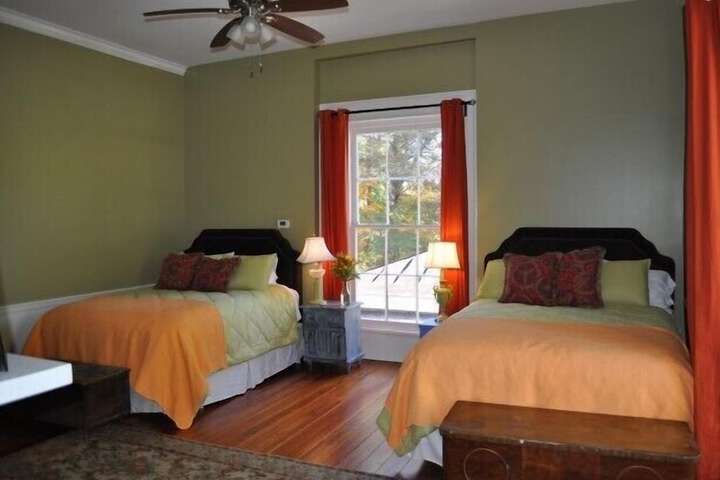 Room 11 of 20