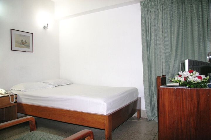 Room 5 of 29