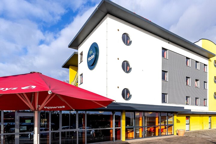 Hotel 77 of 86