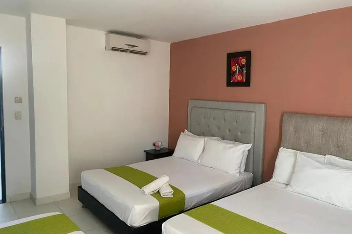 Room 7 of 12
