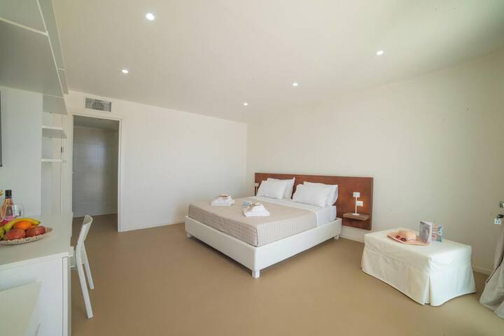 Room 12 of 30