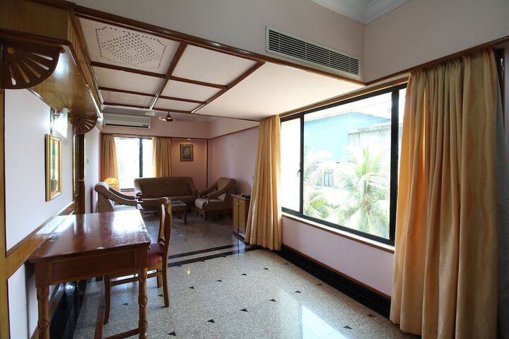 Room 15 of 30