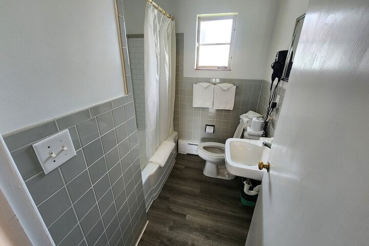 Room 13 of 28
