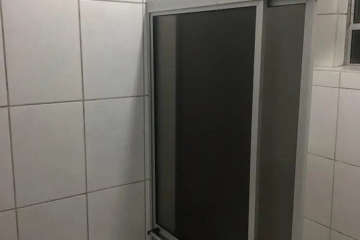 Room 8 of 12