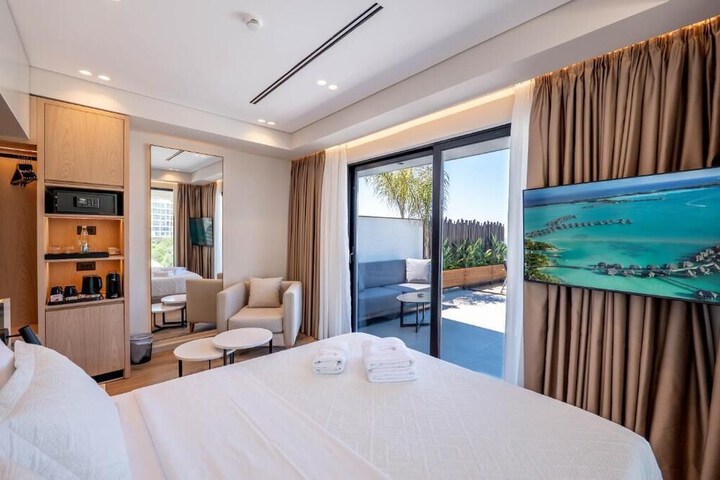 Room 100 of 171