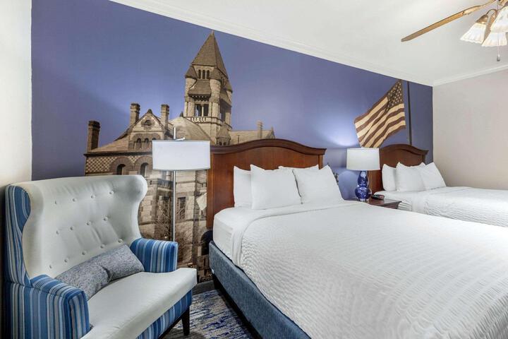 2 Queen Beds (2 of 7)