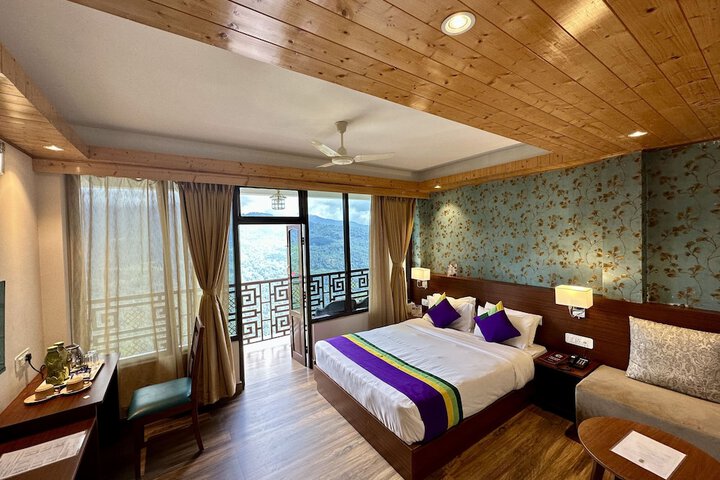 Room 8 of 36