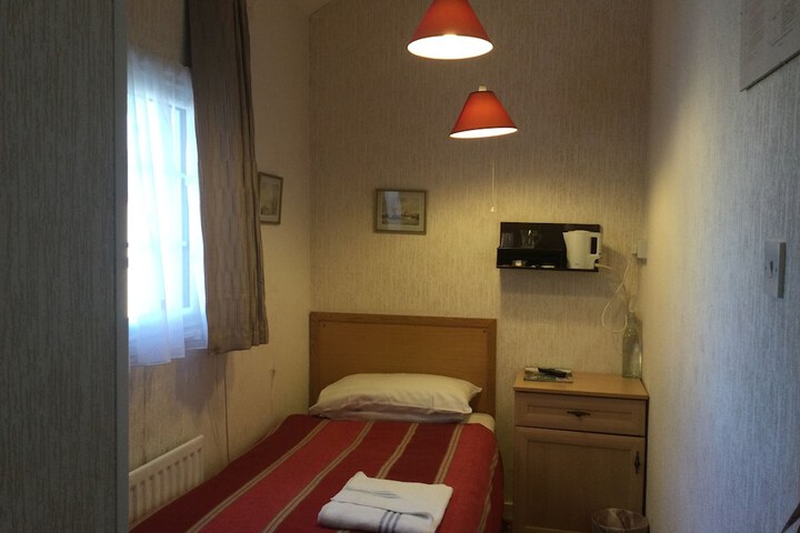 Room 62 of 170
