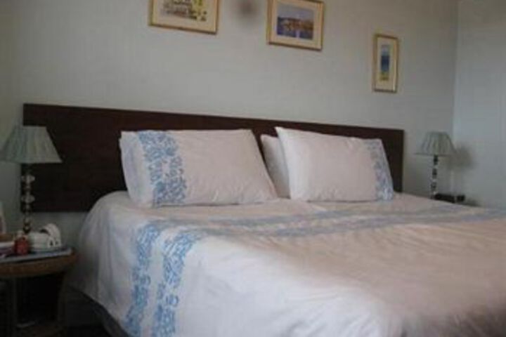 Room 6 of 31