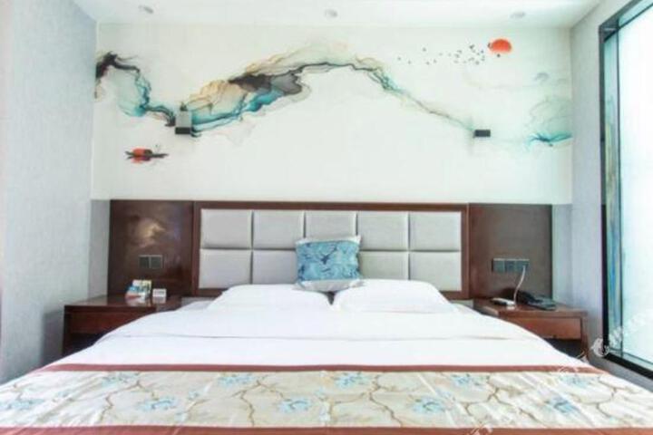 Buckingham Palace Hotel (Fuyang Yingdong)