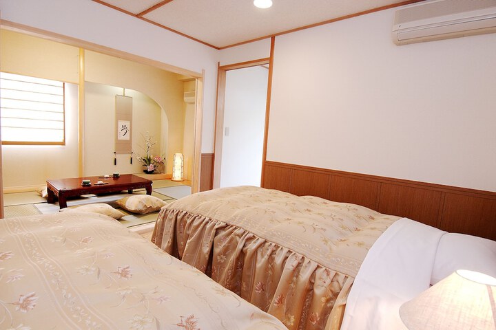 Room 9 of 86