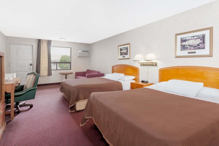 Room 7 of 40