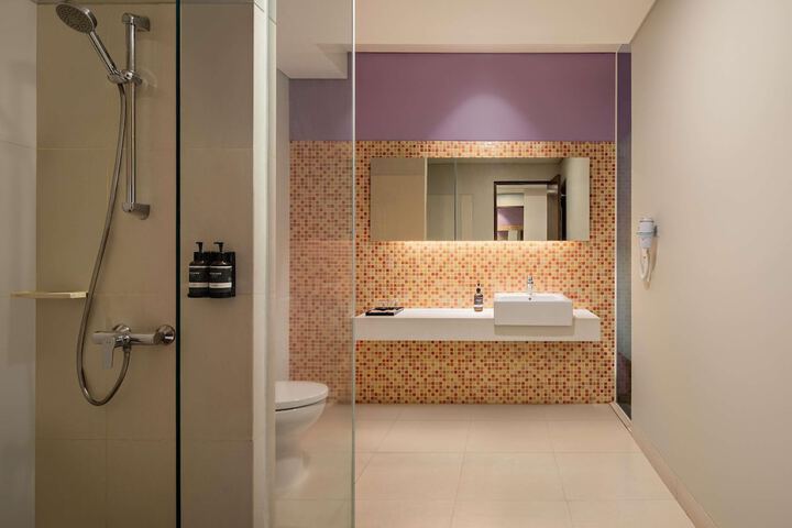 Room 3 of 27