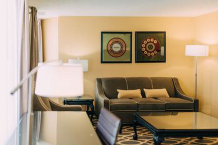 Hotel Suite Photo