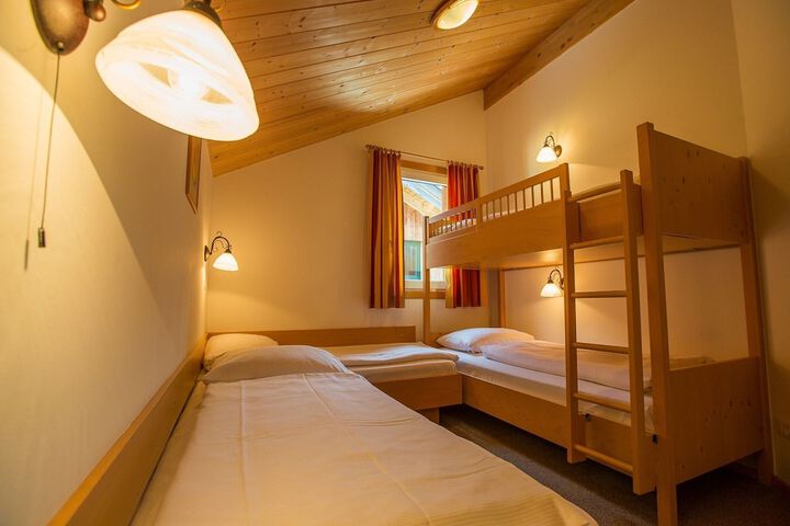 Room 4 of 37