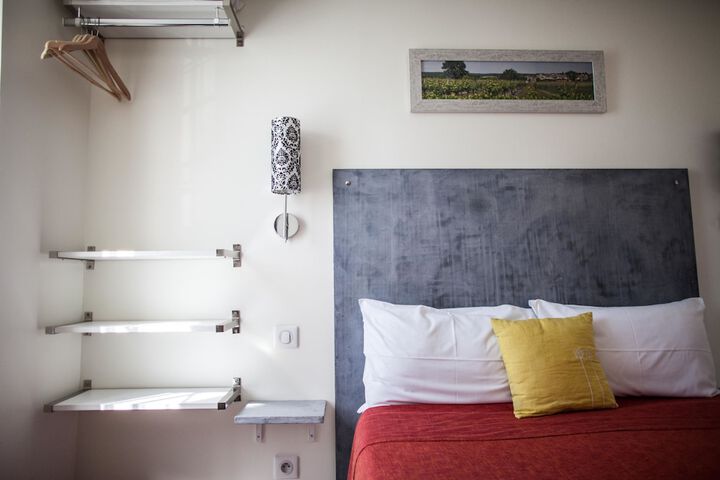 Room 10 of 90