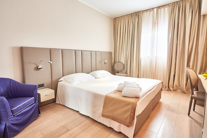 Room 5 of 21