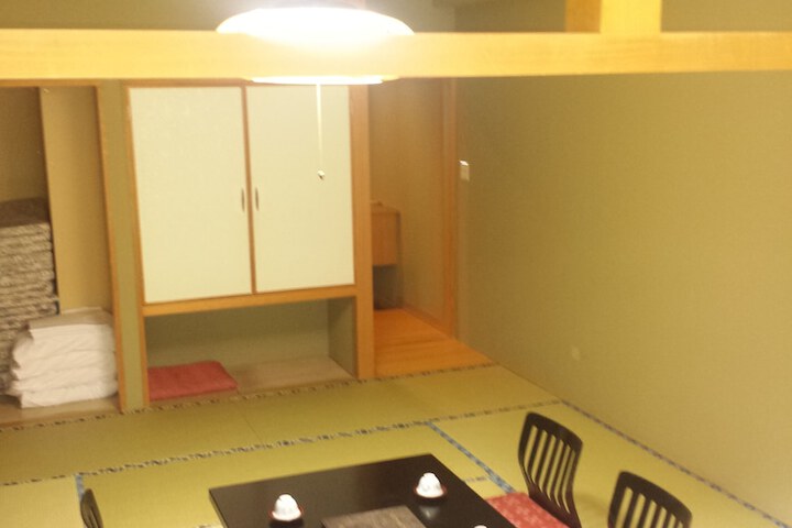 Room 30 of 84