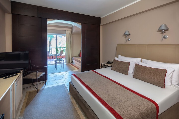 Room 17 of 190