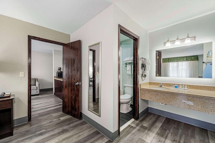 Room 14 of 30