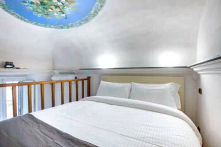 Room 14 of 25