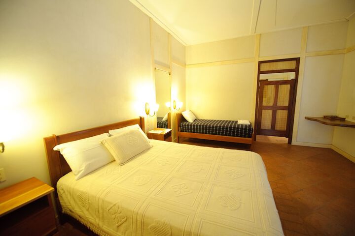 Room 5 of 99