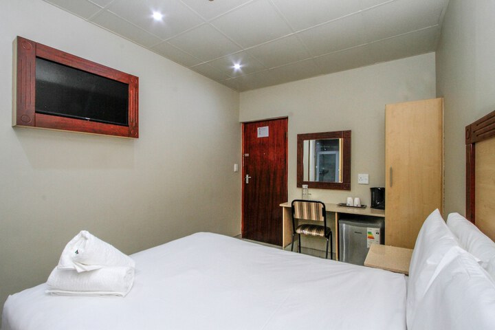 Room 3 of 21