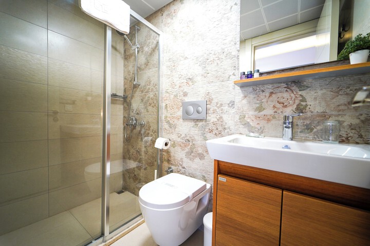 Room 20 of 27